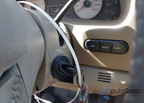 2006 Ford F250 Super Duty из США, поврежденный, VIN 1FTSW21P26EB36611